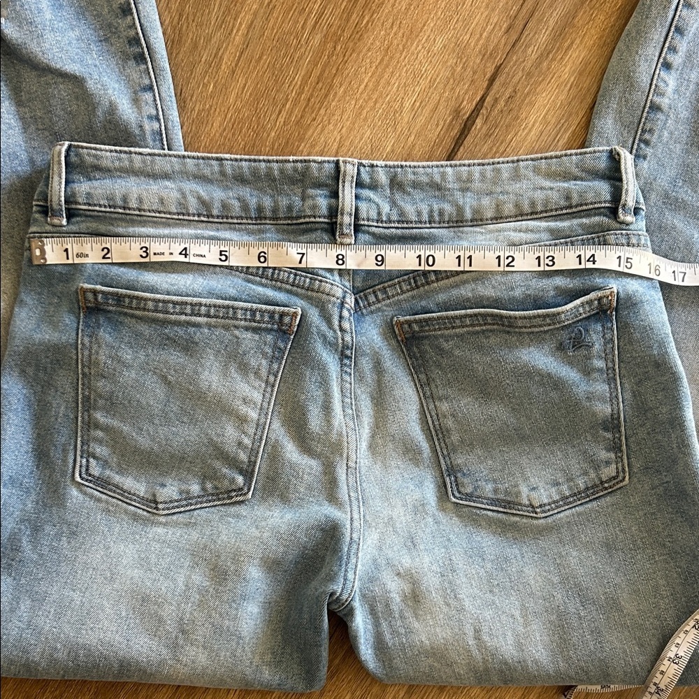DL1961 Women's Light Blue Cropped Jeans - Picture 9 of 9